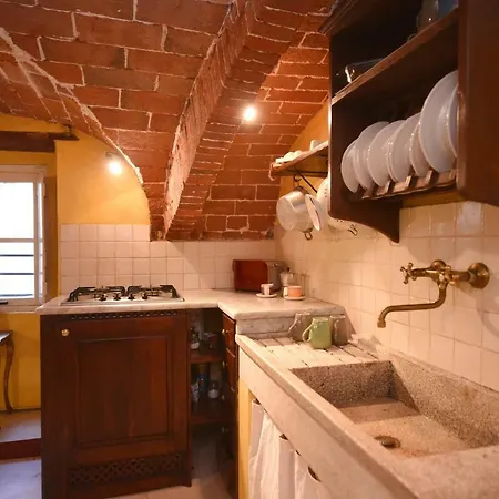 The Mezzanine Within The Walls Apartment Lucca