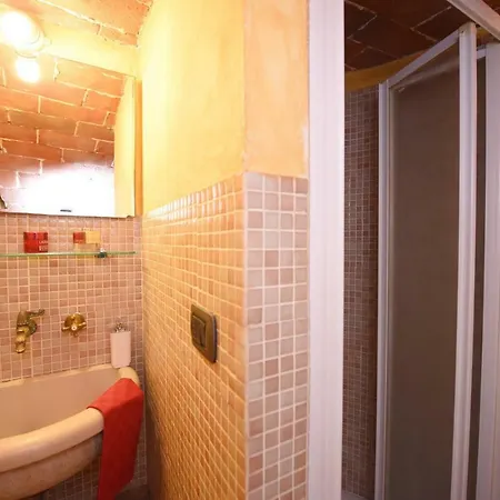 The Mezzanine Within The Walls Apartment Lucca